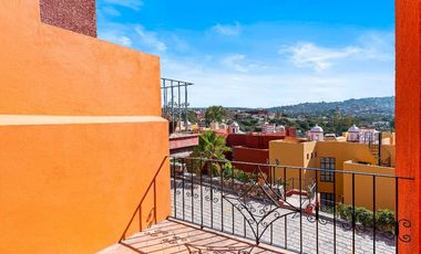 Casa Tres, Casa de Estilo Mexicano-Contemporáneo