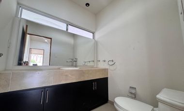 Casa en Renta en Pedregal II con amplio jardín.