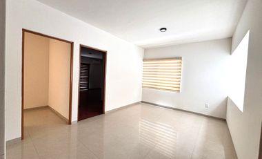 Casa en Renta en Pedregal II con amplio jardín.