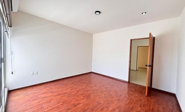 Casa en Renta en Pedregal II con amplio jardín.