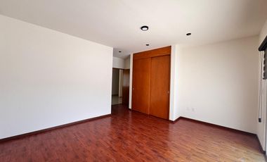 Casa en Renta en Pedregal II con amplio jardín.
