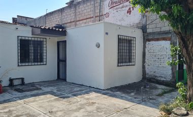 Ubicación Privilegiada: Casa de 2 Recámaras Cerca de Todo