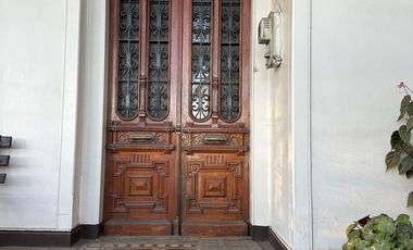 VENTA HERMOSA CASONA CONSTRUCCION  FINES SIGLO XIX ESTILO INGLES CON GRANDES GALERIAS Y CORREDORES PROPIOS DE LA EPOCA
