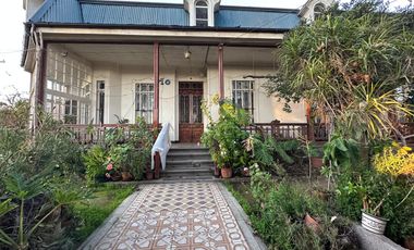 VENTA HERMOSA CASONA CONSTRUCCION  FINES SIGLO XIX ESTILO INGLES CON GRANDES GALERIAS Y CORREDORES PROPIOS DE LA EPOCA