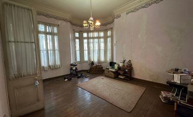 VENTA HERMOSA CASONA CONSTRUCCION  FINES SIGLO XIX ESTILO INGLES CON GRANDES GALERIAS Y CORREDORES PROPIOS DE LA EPOCA