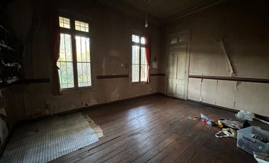 VENTA HERMOSA CASONA CONSTRUCCION  FINES SIGLO XIX ESTILO INGLES CON GRANDES GALERIAS Y CORREDORES PROPIOS DE LA EPOCA