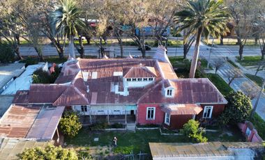 VENTA HERMOSA CASONA CONSTRUCCION  FINES SIGLO XIX ESTILO INGLES CON GRANDES GALERIAS Y CORREDORES PROPIOS DE LA EPOCA