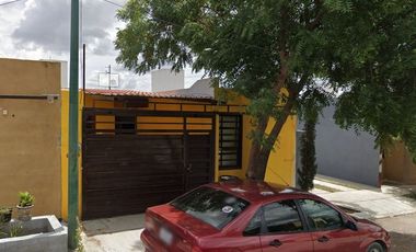 Casa en Venta en Calle Maples, Col. Paseo de los Olivos, Ciudad Victoria Tamaulipas.