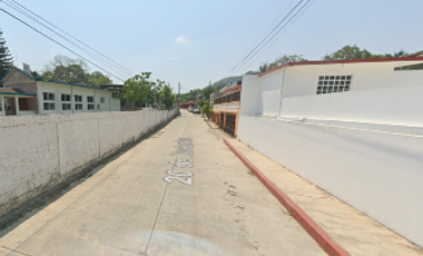 CASA DE ENTREGA INMEDIATA EN CALLE VEINTE DE NOVIEMBRE, DEPORTIVA, CERRO AZUL, VERACRUZ