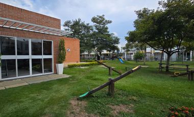 SE VENDE CASA EN EL CASTILLO, CONJUNTO CERRADO EN JAMUNDI