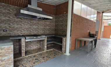 SE VENDE CASA EN EL CASTILLO, CONJUNTO CERRADO EN JAMUNDI