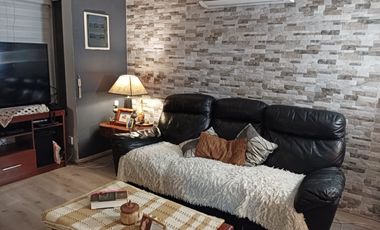 Acogedora Casa de 4D-3B-2E en Villa Jardines de Santa María, Maipú.