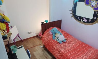 Acogedora Casa de 4D-3B-2E en Villa Jardines de Santa María, Maipú.