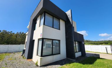 Hermosa Casa En Punta De Parra, Tomé - Ibacache Propiedades