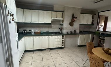 Excelente departamento con amplios espacios