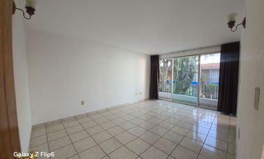Iluminada casa con excelentes espacios lista para habitar atrás de Prepa 1