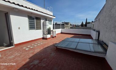 Iluminada casa con excelentes espacios lista para habitar atrás de Prepa 1