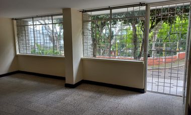 Vendo amplia casa con apartaestudio en Lagos I -AMB