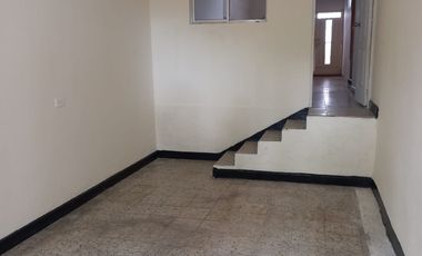 Vendo amplia casa con apartaestudio en Lagos I -AMB