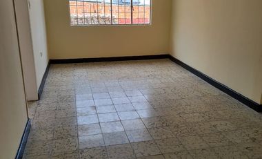 Vendo amplia casa con apartaestudio en Lagos I -AMB