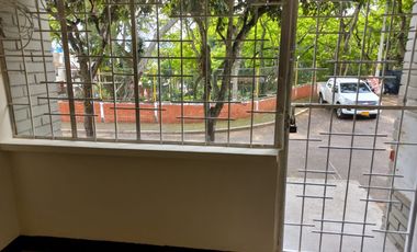 Vendo amplia casa con apartaestudio en Lagos I -AMB