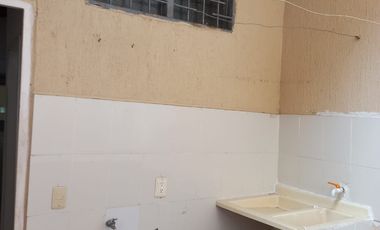 Vendo amplia casa con apartaestudio en Lagos I -AMB