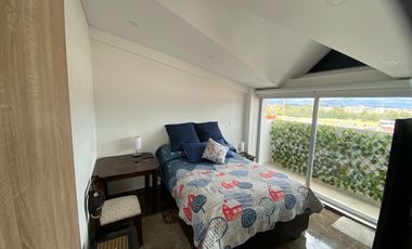 *Venta Exclusiva: Apartamento Dúplex Privado y Moderno en Chía, ¡Perfecto para Reuniones Sociales!*