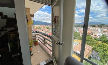 *Venta Exclusiva: Apartamento Dúplex Privado y Moderno en Chía, ¡Perfecto para Reuniones Sociales!*