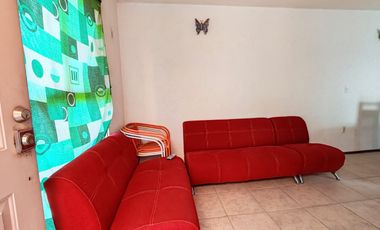 CASA CON ALBERCA ESQUINA Y VIGILANCIA