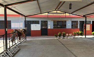 Cortijo en Venta – Ideal para Criadero y Eventos Sociales, totalmente equipado, salida Salamanca, frente a la zona de dulces