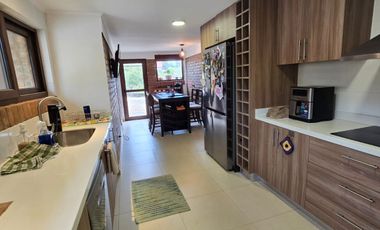 Calle Alegre, casa en condominio