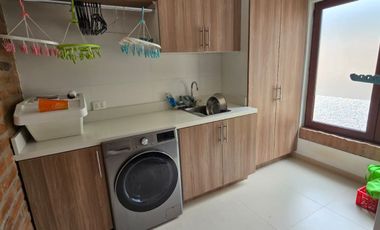 Calle Alegre, casa en condominio