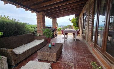 Calle Alegre, casa en condominio