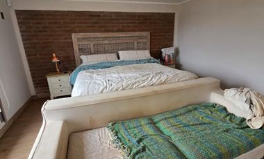 Calle Alegre, casa en condominio