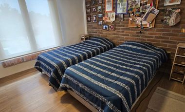 Calle Alegre, casa en condominio