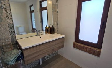 Calle Alegre, casa en condominio