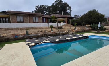 Calle Alegre, casa en condominio