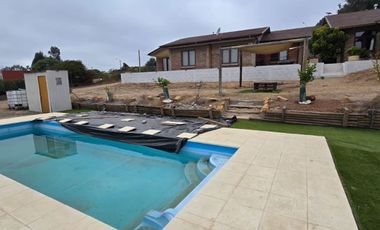 Calle Alegre, casa en condominio