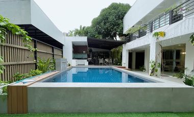 705 sqm 3-Storey Pre-Owned House and Lot with Pool in Merville