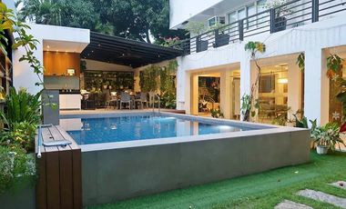 705 sqm 3-Storey Pre-Owned House and Lot with Pool in Merville