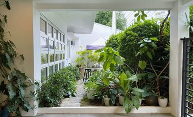 705 sqm 3-Storey Pre-Owned House and Lot with Pool in Merville