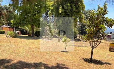 Venta de casa con amplio terreno