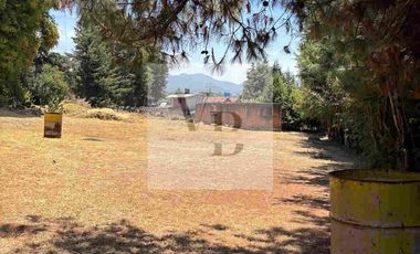 Venta de casa con amplio terreno