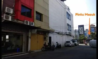 Ruko Full Furnished 3 Lantai 0 Jalan Raya Strategis di Tengah Kota Lokasi Klampis Surabaya