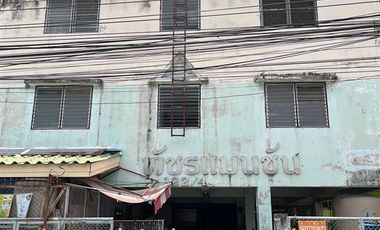 5-storey apartment, 60 sq m., Soi Phahonyothin 83, Wat Prayunthammaram, Vibhavadi-Rangsit Road, Phahonyothin Road, Lam Luk Ka, Pathum Thani