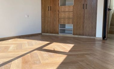 En VENTA... Hermosa Residencia ubicada en la Zona Dorada de Metepec.