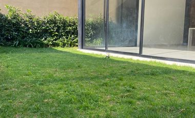 En VENTA... Hermosa Residencia ubicada en la Zona Dorada de Metepec.