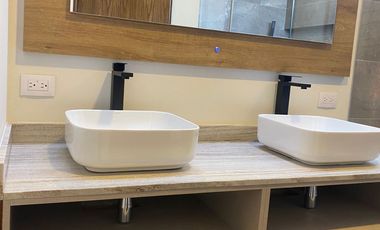 En VENTA... Hermosa Residencia ubicada en la Zona Dorada de Metepec.