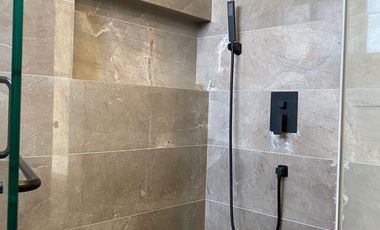 En VENTA... Hermosa Residencia ubicada en la Zona Dorada de Metepec.