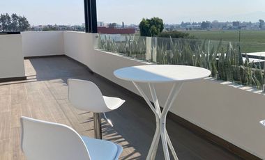 En VENTA... Hermosa Residencia ubicada en la Zona Dorada de Metepec.